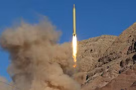 Căng thẳng xem Iran phóng ồ ạt tên lửa đạn đạo