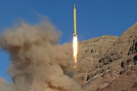 Căng thẳng xem Iran phóng ồ ạt tên lửa đạn đạo