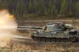 Mổ xẻ xe tăng đầu tiên Đức sản xuất sau CTTG 2