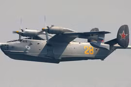 Nội thất máy bay săn ngầm Be-12 Việt Nam từng có