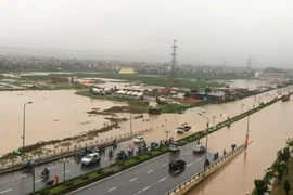 Ảnh ngập lụt kinh hoàng ở Hà Nội sau cơn mưa lớn