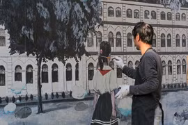 Hà Nội: Khôi phục phố bích họa Phùng Hưng sau thời gian xuống cấp 