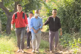 Đắk Lắk: Thực nghiệm hiện trường vụ chém chết chú họ trong nhà rẫy