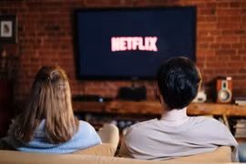 Netflix sẽ chạy quảng cáo để tăng nguồn thu