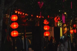 Hội An lung linh đèn lồng rằm tháng Giêng