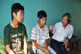 10 phu vàng băng rừng trốn chủ dữ