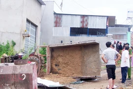 Bám xe công nông, 5 học sinh thương vong