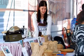 Trai gái Tây trổ tài pha cafe ở tiệc hoa Đà Lạt