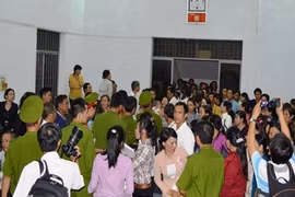 Hi hữu phiên tòa bị hại kêu oan cho… bị cáo