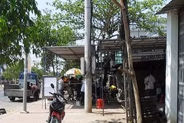 Lốp xe nổ như bom, bắn kim loại, người bơm tử nạn