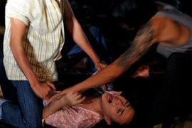 Nữ chủ nhà 2 con chiến thắng 4 “yêu râu xanh”