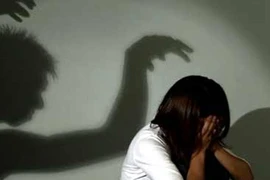 Hai “yêu râu xanh” nhí hiếp dâm thiếu nữ