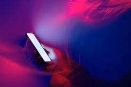 Sử dụng điện thoại 5G, bạn tiếp xúc với bao nhiêu bức xạ?