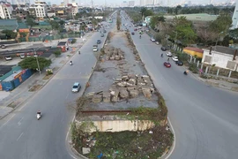 Hồi sinh cầu vượt “bỏ hoang” trên đại lộ nghìn tỷ ở Hà Nội 