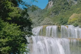 Về miền biên ải Cao bằng dịp lễ 30/4, chọn tour hay tự túc? 