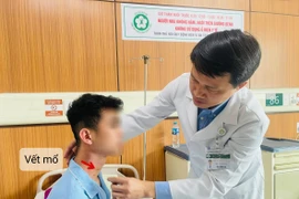 Cứu chữa thành công ca gãy cột sống cổ phức tạp bằng phẫu thuật nội soi