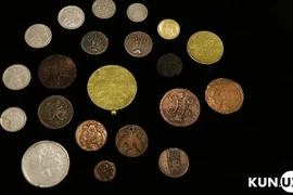 Đào hầm "nhà cũ", sững sờ phát hiện kho báu giấu kín hơn 80 năm