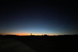 Bí ẩn những đốm sáng ma quái, chuyên gia "đau đầu" giải mã