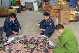 Hà Nội: Phát hiện 4 cơ sở kinh doanh thực phẩm, mỹ phẩm lậu