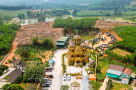 Choáng ngợp vườn bonsai “khủng” trong lâu đài của đại gia xứ Nghệ 