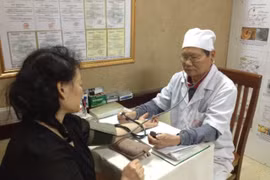 Giáo sư “đam mê” với ký sinh trùng, nặng lòng bệnh nhân bị chẩn đoán nhầm