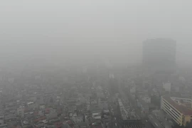 Hà Nội chìm trong không khí ô nhiễm: Ai dễ gặp nguy hiểm?