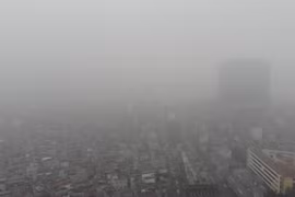 Hà Nội chìm trong không khí ô nhiễm: Ai dễ gặp nguy hiểm?