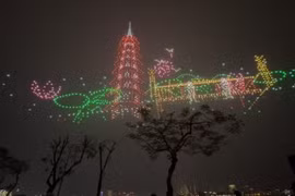 Hà Nội tiếp tục trình diễn máy bay không người lái tại Hồ Tây