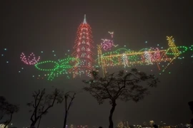 Hà Nội tiếp tục trình diễn máy bay không người lái tại Hồ Tây