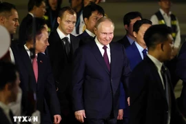 Tổng thống Vladimir Putin bắt đầu chuyến thăm cấp Nhà nước tới Việt Nam