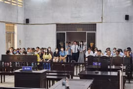 Hoãn phiên toà xét xử cựu giám đốc CDC Đắk Lắk và các đồng phạm