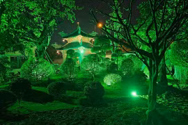 Hé lộ biệt thự đẹp như resort của Việt Trinh