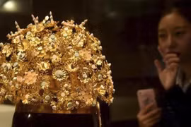 Khai quật mộ cổ, sửng sốt phát hiện "báu vật" quý giá