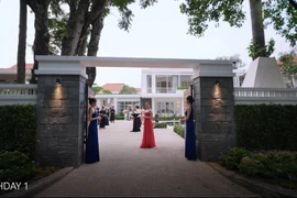 Trầm trồ biệt thự triệu đô xanh mướt của vợ chồng Chi Bảo