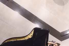 Có gì trong penthouse vài chục tỷ của Hoàng Thùy Linh?