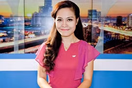 Ngắm không gian sống rực rỡ sắc hoa của BTV Hoàng Trang 