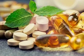 Cảnh báo dùng hình ảnh cơ sở y tế, bác sỹ để quảng cáo TPBVSK