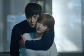 Cảnh tình tứ siêu lãng mạn khiến khán giả phát "ghen"