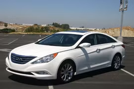 4 sedan cỡ lớn tầm giá 1 tỷ đồng tại Việt Nam