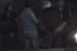 Cảnh sát cơ động vòi tiền