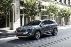 Lộ diện hình ảnh “đốn tim” của Kia Sorento 2015