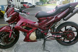 Tròn mắt ngắm Suzuki Raider phong cách B-King ma mị