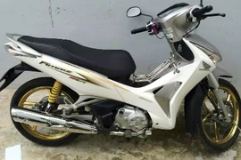 Honda Future 125 Fi chơi trội mạ vàng 18K lấp lánh