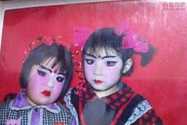 Cười đau bụng với mốt khoe ảnh thời thơ ấu xấu xí