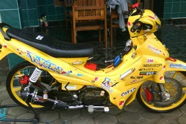 Ngắm dàn Yamaha Jupiter “ngoại quốc” độ lòe loẹt