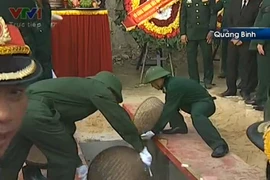 Chi tiết hình ảnh hạ huyệt, an táng Đại tướng