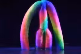 Rùng mình xem "người sâu" uốn éo đủ kiểu