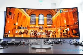 Ngắm màn hình cong chuyên game mới của Samsung