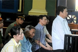 Có nên xử lý người đưa hối lộ?