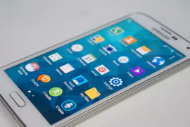 Chưa lên kệ, Samsung Galaxy S5 đã nóng vì khuyến mãi